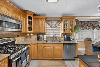 15615 SW 95th Ln, Miami, FL 33196 - Photo 13