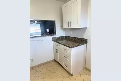 9580 Sunrise Lakes Blvd #304, Sunrise, FL 33322 - Photo 3