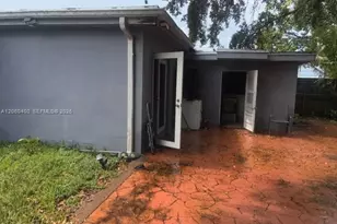 149 SW 67th Terrace, Pembroke Pines, FL 33023 - Photo 5