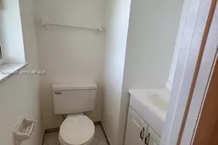 7900 S Colony Cir S, Tamarac, FL 33321 - Photo 9