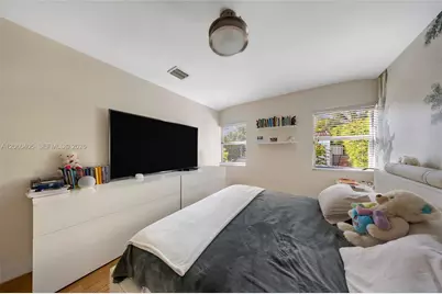 1324 Normandy Dr, Miami Beach, FL 33141 - Photo 17