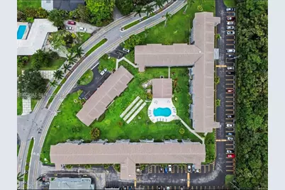 700 Layne Blvd #306, Hallandale Beach, FL 33009 - Photo 1