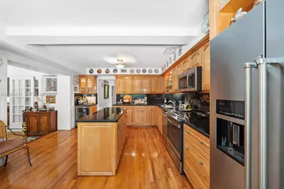 2301 N Greenway Dr, Coral Gables, FL 33134 - Photo 15