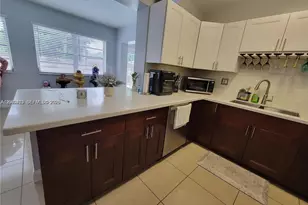 6930 SW 12th St, Pembroke Pines, FL 33023 - Photo 7