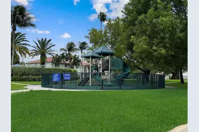 11612 NW 50th Ter #11612, Doral, FL 33178 - Photo 3