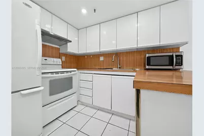 17890 W Dixie Hwy #203, North Miami Beach, FL 33160 - Photo 13