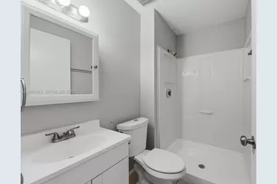 8666 SW 14th St, Pembroke Pines, FL 33025 - Photo 9