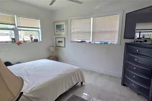935 NE 149th St, Miami, FL 33161 - Photo 23