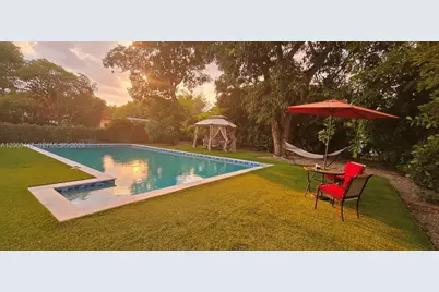 935 NE 149th St, Miami, FL 33161 - Photo 35