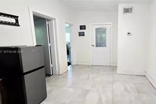 935 NE 149th St, Miami, FL 33161 - Photo 17
