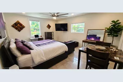 935 NE 149th St, Miami, FL 33161 - Photo 15