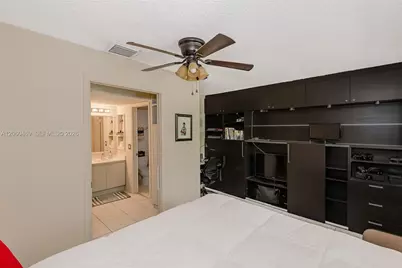 9204 S Chelsea Dr S, Plantation, FL 33324 - Photo 21
