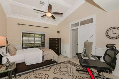 9204 S Chelsea Dr S, Plantation, FL 33324 - Photo 13