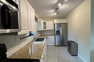 6900 NW 169th St, Hialeah, FL 33015 - Photo 13
