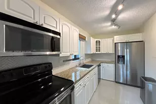 6900 NW 169th St, Hialeah, FL 33015 - Photo 15