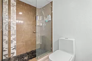 301 NE 14th Ave, Hallandale Beach, FL 33009 - Photo 19
