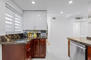 301 NE 14th Ave, Hallandale Beach, FL 33009 - Photo 11