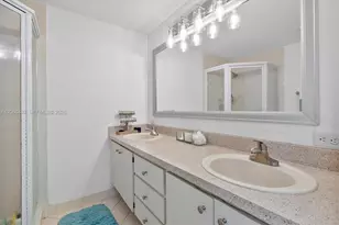 839 Blue Ridge Cir, West Palm Beach, FL 33409 - Photo 17