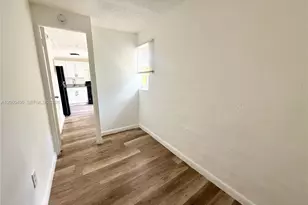 2160 NW 29th St, Oakland Park, FL 33311 - Photo 13