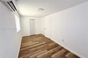 2160 NW 29th St, Oakland Park, FL 33311 - Photo 9