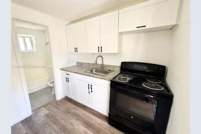 2160 NW 29th St #6, Oakland Park, FL 33311 - Photo 3