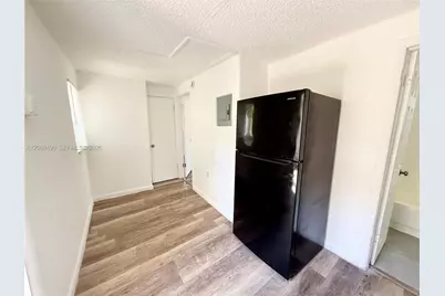 2160 NW 29th St #6, Oakland Park, FL 33311 - Photo 5