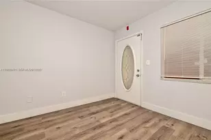 2330 NW 11th St, Miami, FL 33125 - Photo 21