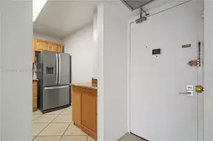 20335 W Country Club Dr, Aventura, FL 33180 - Photo 13