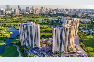 20335 W Country Club Dr #1702, Aventura, FL 33180 - Photo 3