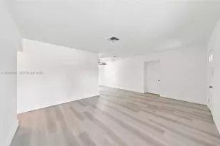 596 NW 109th St, Miami, FL 33168 - Photo 7