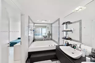 200 Biscayne Blvd Way, Miami, FL 33131 - Photo 17