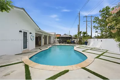 323 NW 136th Pl, Miami, FL 33182 - Photo 47