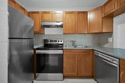 664 SW Kathy Ct, Margate, FL 33068 - Photo 11