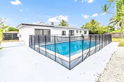 30 NE 193rd Ter, Miami, FL 33179 - Photo 29