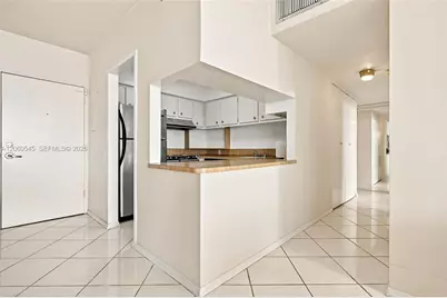 7441 Wayne Ave #10C, Miami Beach, FL 33141 - Photo 5