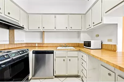 7441 Wayne Ave #10C, Miami Beach, FL 33141 - Photo 11