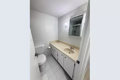 6039 Collins Ave #516, Miami Beach, FL 33140 - Photo 15