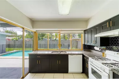 6620 NW 21st Ct, Sunrise, FL 33313 - Photo 13