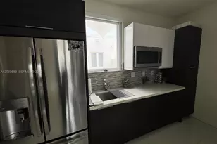 10346 NW 66th St, Doral, FL 33178 - Photo 9