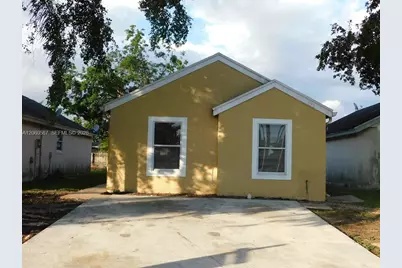 738 SW 9th St, Florida City, FL 33034 - Photo 1