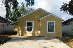 738 SW 9th St, Florida City, FL 33034 - Photo 1