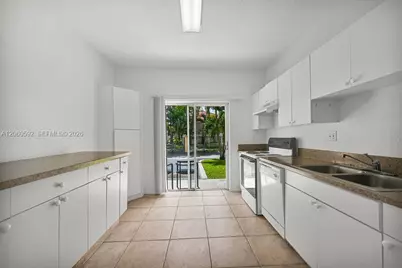 6900 NW 179th St #104-1, Hialeah, FL 33015 - Photo 11
