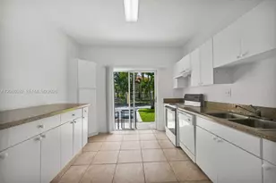 6900 NW 179th St, Hialeah, FL 33015 - Photo 11