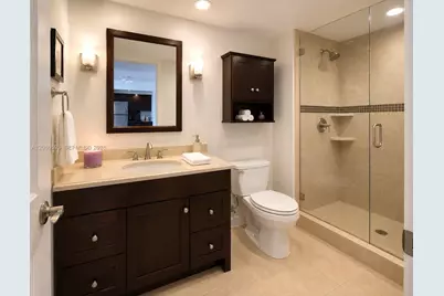 18071 Biscayne Blvd #302, Aventura, FL 33160 - Photo 11