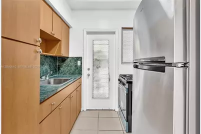 934 Meridian Ave #7, Miami Beach, FL 33139 - Photo 7