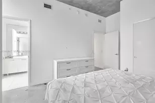151 SE 1st St, Miami, FL 33131 - Photo 15