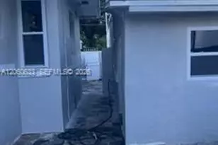 215 NE 27th St, Miami, FL 33137 - Photo 5