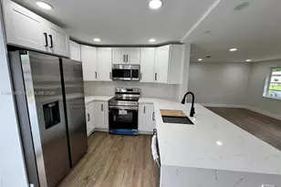 4715 SW 23rd St, Fort Lauderdale, FL 33317 - Photo 5