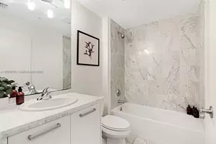 253 NE 2nd St, Miami, FL 33132 - Photo 19