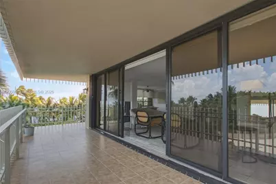 2 Grove Isle Dr #B301, Miami, FL 33133 - Photo 23